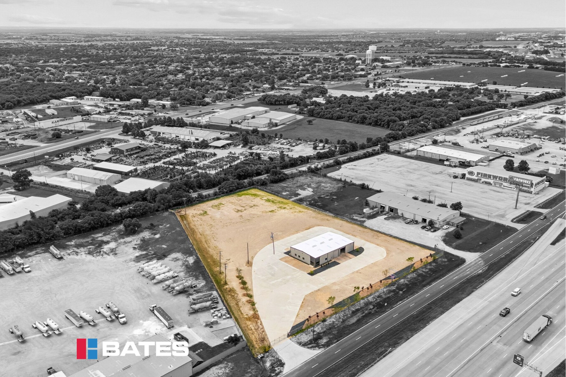 7020 N Interstate Highway 35 E, Waxahachie, TX for lease Primary Photo- Image 1 of 25