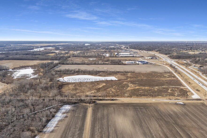7300 John Deere Rd, Moline, IL for sale - Building Photo - Image 2 of 11