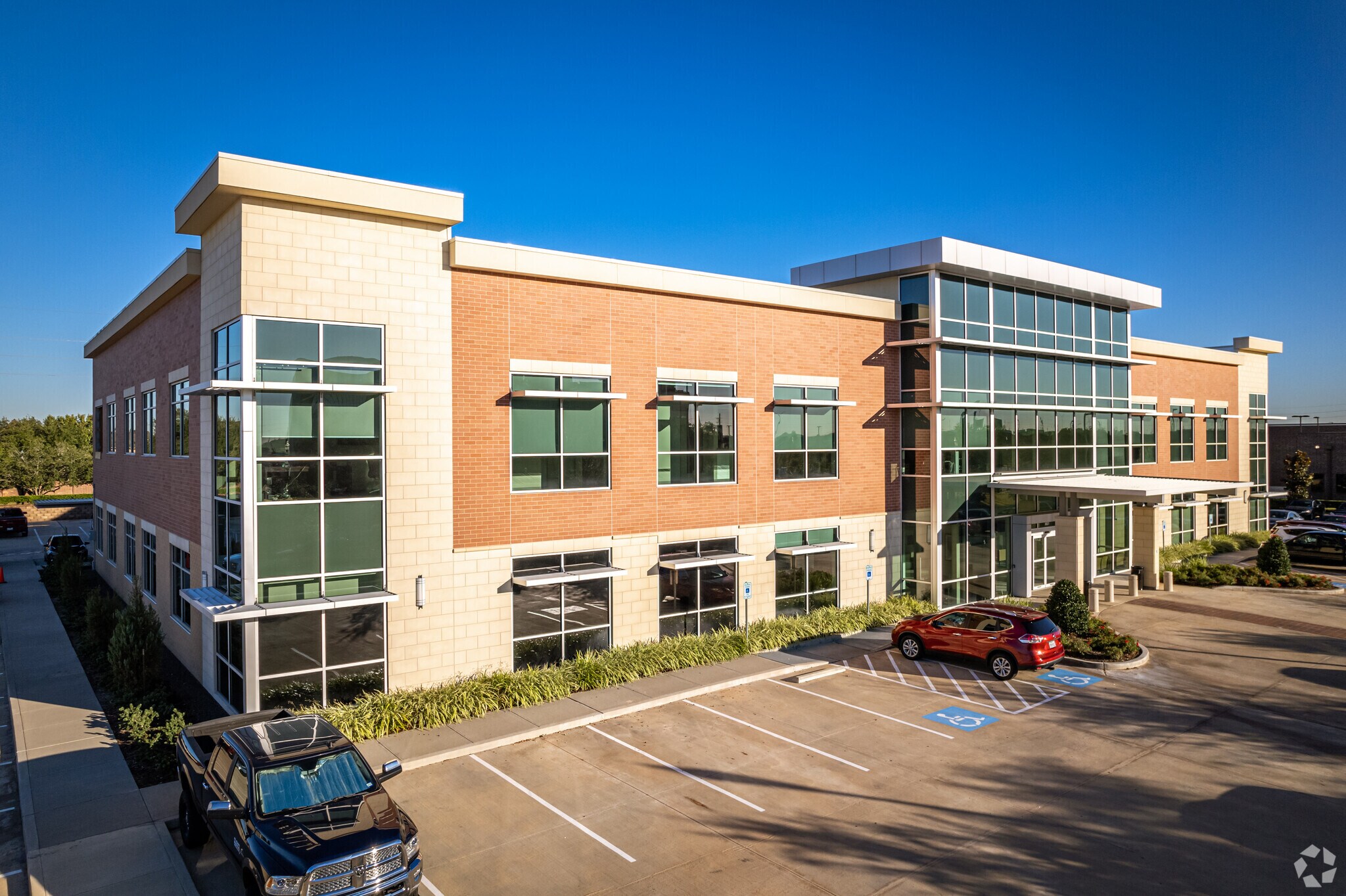 6921 Brisbane Ct, Sugar Land, TX for lease Primary Photo- Image 1 of 11