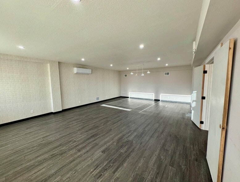 749 Old County Rd, San Carlos, CA à louer - Photo intérieure - Image 3 de 6