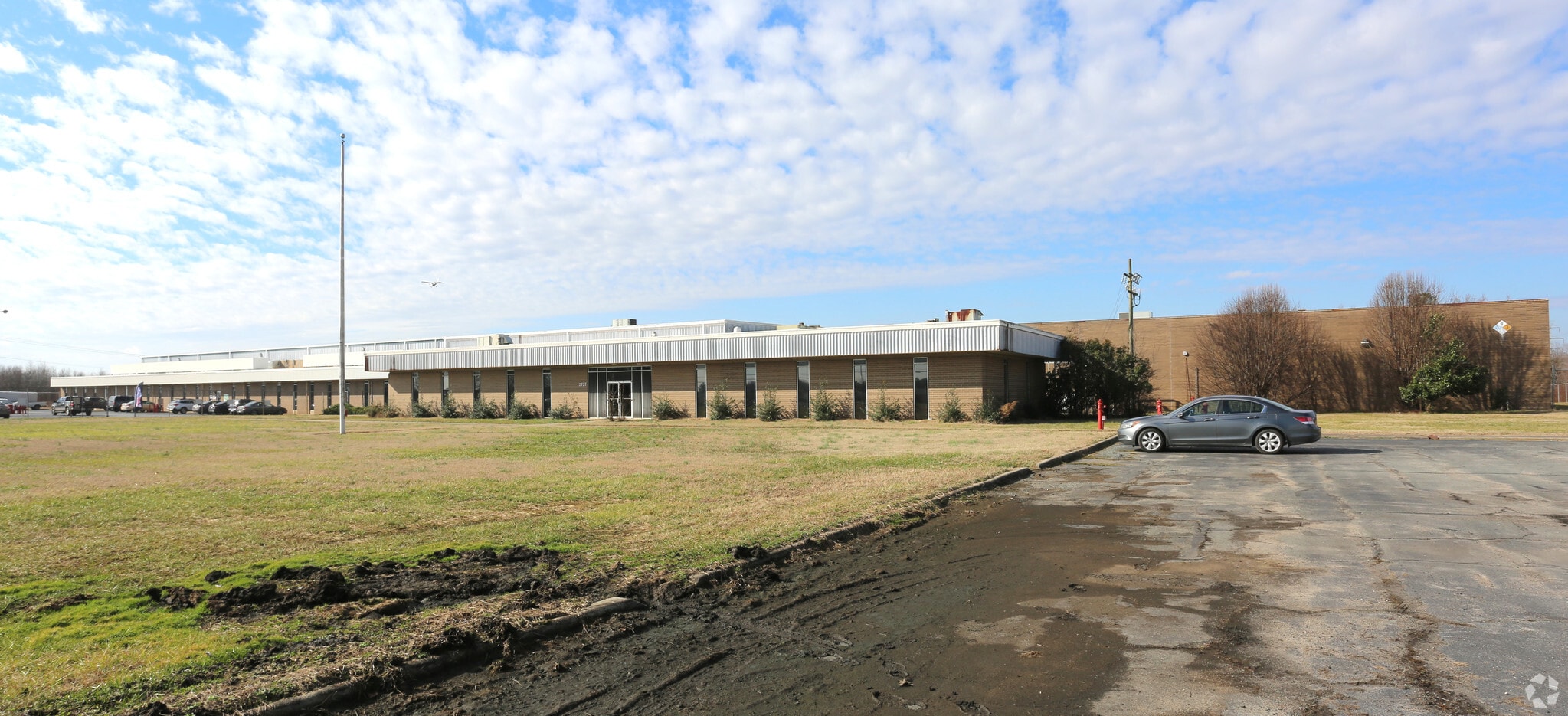 2727 Tucker St, Burlington, NC for lease Primary Photo- Image 1 of 11