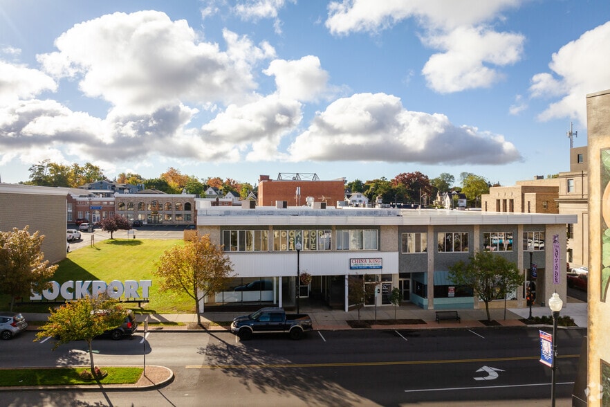 56-58 Main St, Lockport, NY for lease - Building Photo - Image 2 of 6