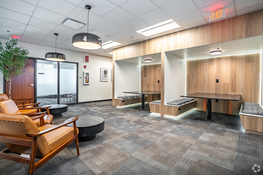 5225 Tech Data Dr, Clearwater, FL for lease - Interior Photo - Image 3 of 49