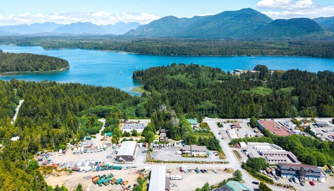 Plus de détails pour 2088 Peninsula Rd, Ucluelet, BC - Multi-résidentiel à vendre