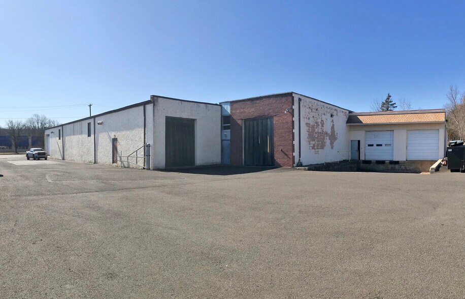 1085 Industrial Blvd, Southampton, PA à vendre - Photo du bâtiment - Image 2 de 23
