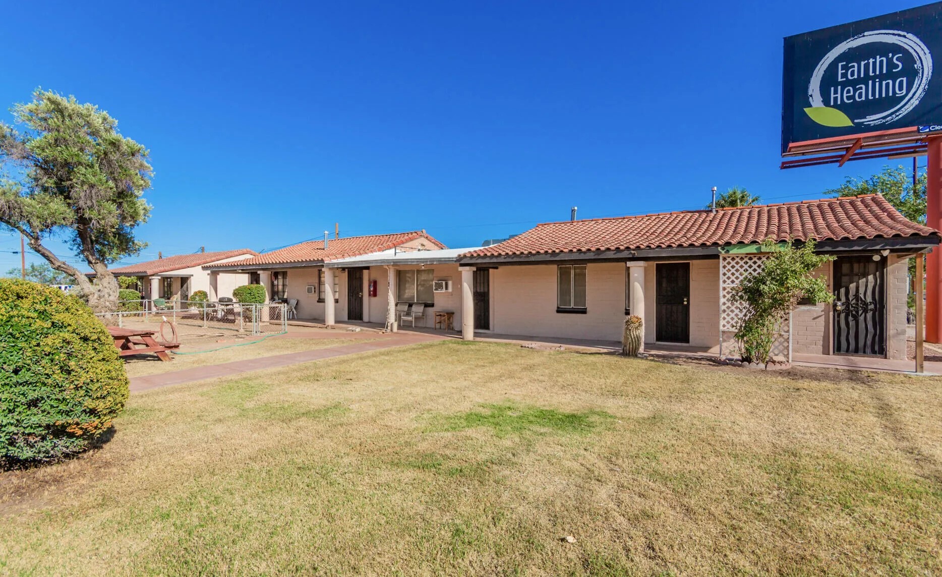 2027 E Benson Hwy, Tucson, AZ à vendre Photo principale- Image 1 de 28