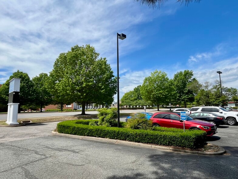 12284 Warwick Blvd, Newport News, VA for lease - Building Photo - Image 3 of 9