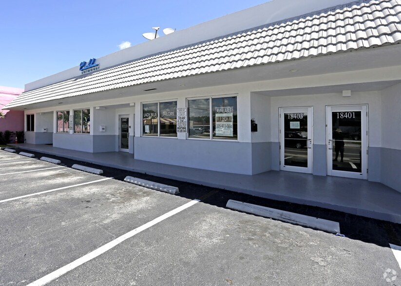 18401-18417 W Dixie Hwy, North Miami Beach, FL à louer - Photo du bâtiment - Image 2 de 4