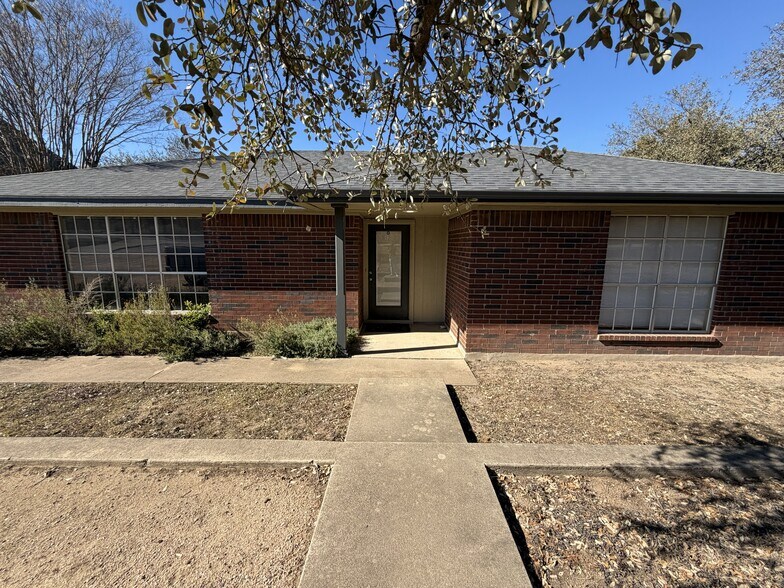 1030 Canyon Bend Dr, Dripping Springs, TX à louer - Photo du bâtiment - Image 1 de 20