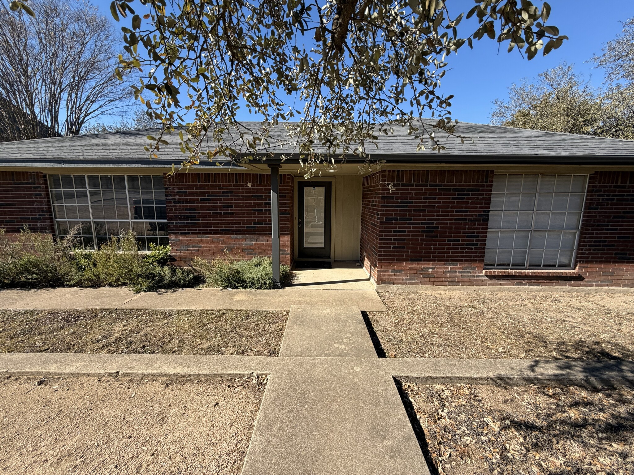 1030 Canyon Bend Dr, Dripping Springs, TX for lease Building Photo- Image 1 of 21