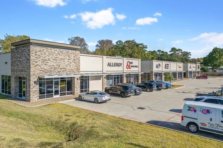 107 Old River Rd, Montgomery, TX à vendre - Photo du bâtiment - Image 2 de 18