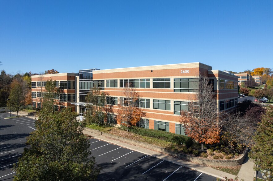 2700 Kelly Rd, Warrington, PA à louer - Photo du bâtiment - Image 2 de 21