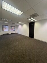 825 Green Bay Rd, Wilmette, IL for lease Interior Photo- Image 2 of 5