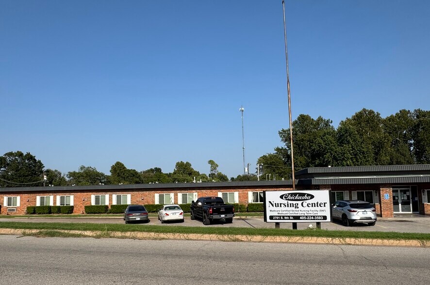 2701 S 9th St, Chickasha, OK à vendre - Photo du bâtiment - Image 3 de 3