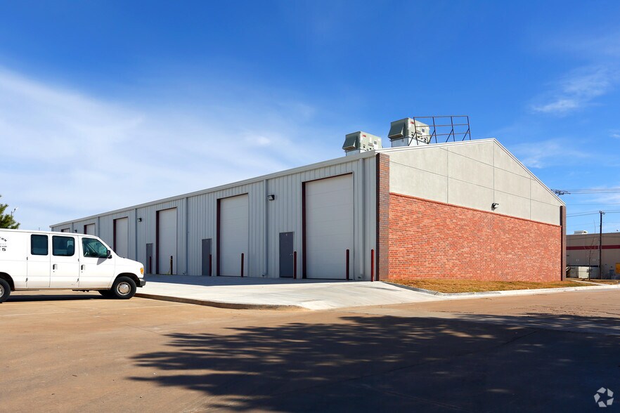 8031-8043 W Reno Ave, Oklahoma City, OK à louer - Photo du bâtiment - Image 2 de 3
