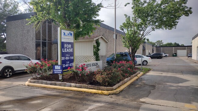 Plus de détails pour 9215 Solon Rd, Houston, TX - Local d'activités à louer