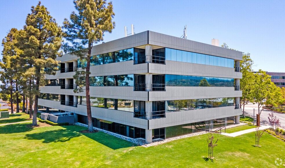 2929 Campus Dr, San Mateo, CA à louer - Photo du bâtiment - Image 2 de 18