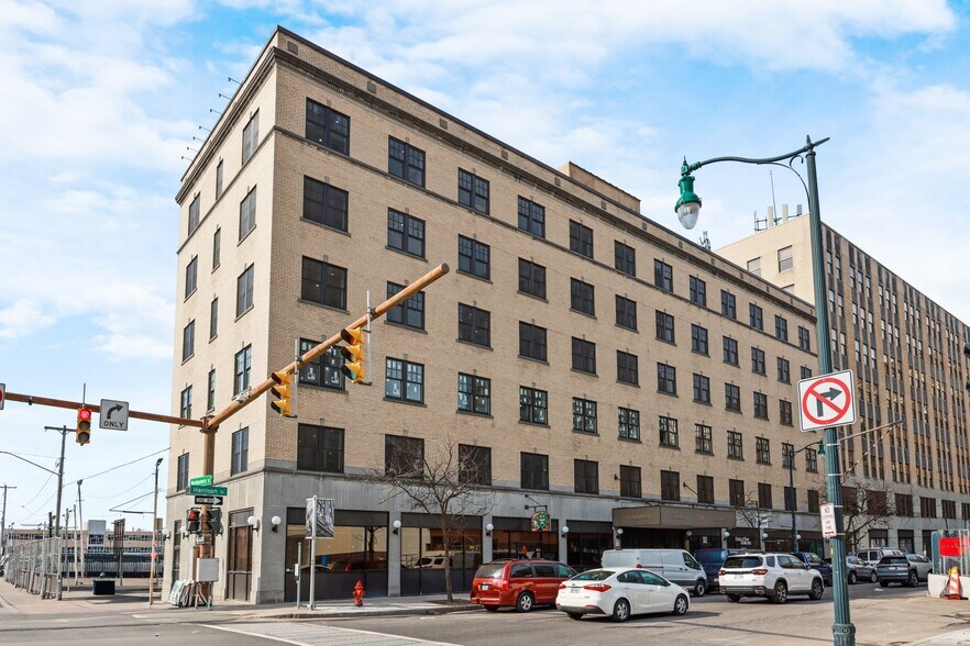 250 Harrison St, Syracuse, NY à louer - Photo du bâtiment - Image 2 de 2