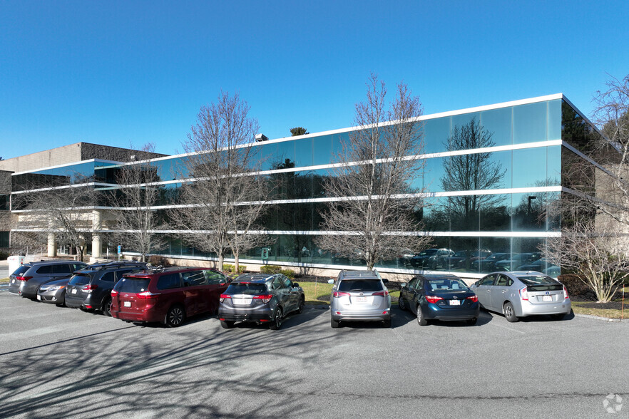 300 Rosewood Dr, Danvers, MA for lease - Primary Photo - Image 1 of 4