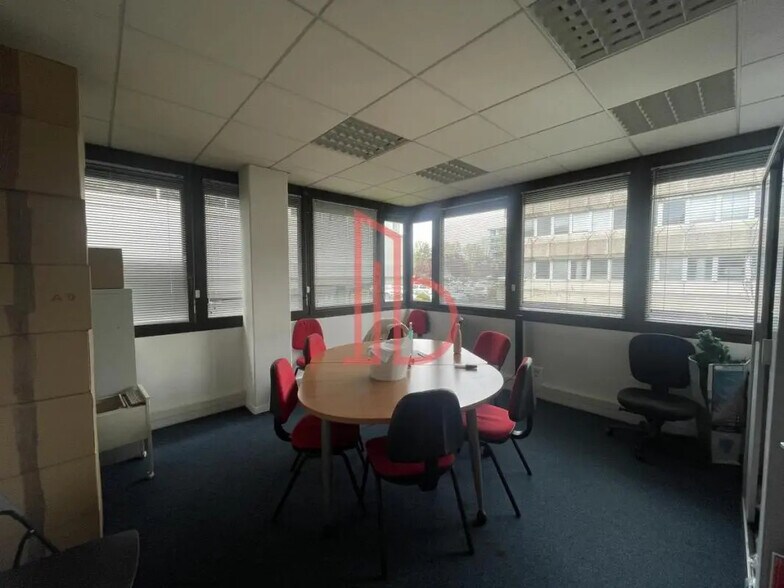 Office in Bruges for lease - Interior Photo - Image 3 of 4