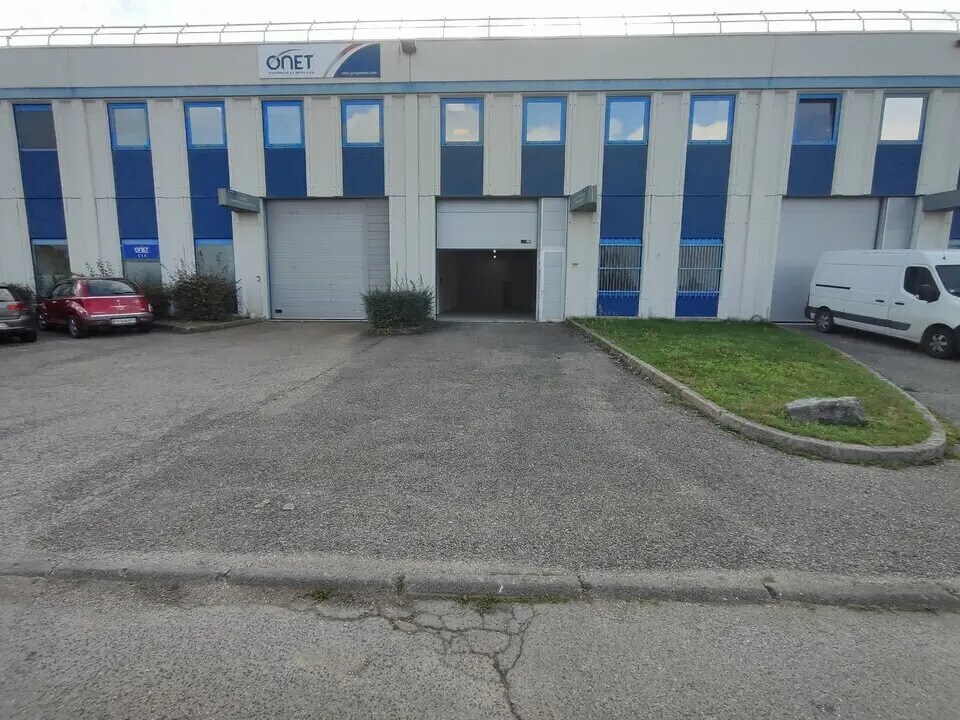 Flex in Saint-Quentin-Fallavier for sale Building Photo- Image 1 of 22