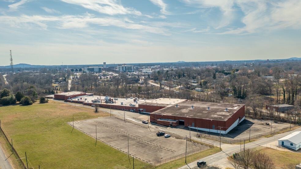 803 N Oakland St, Gastonia, NC à vendre - Photo du bâtiment - Image 1 de 1