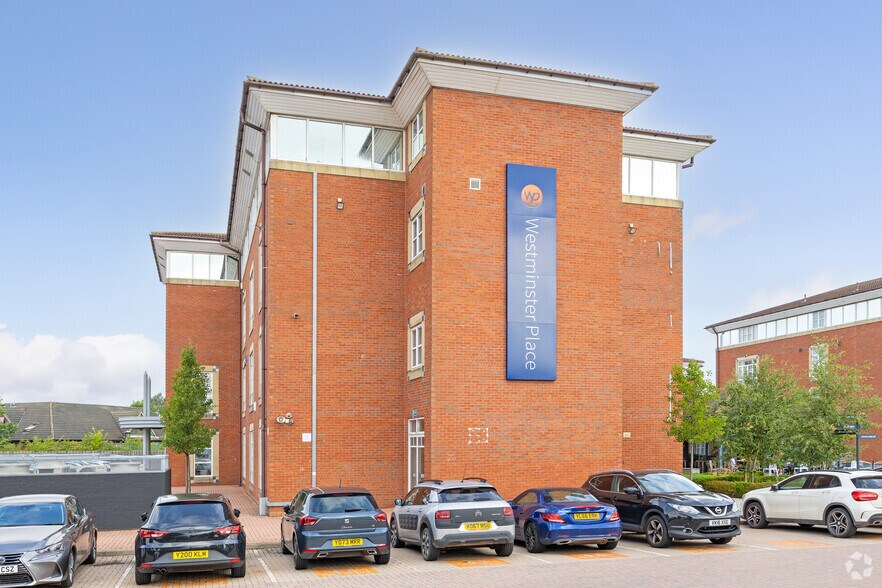 Westminster Pl, York à vendre - Photo du bâtiment - Image 3 de 43