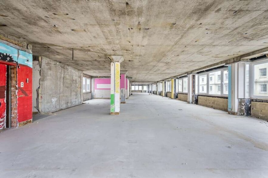 130 Western Rd, Hove for sale - Building Photo - Image 2 of 5