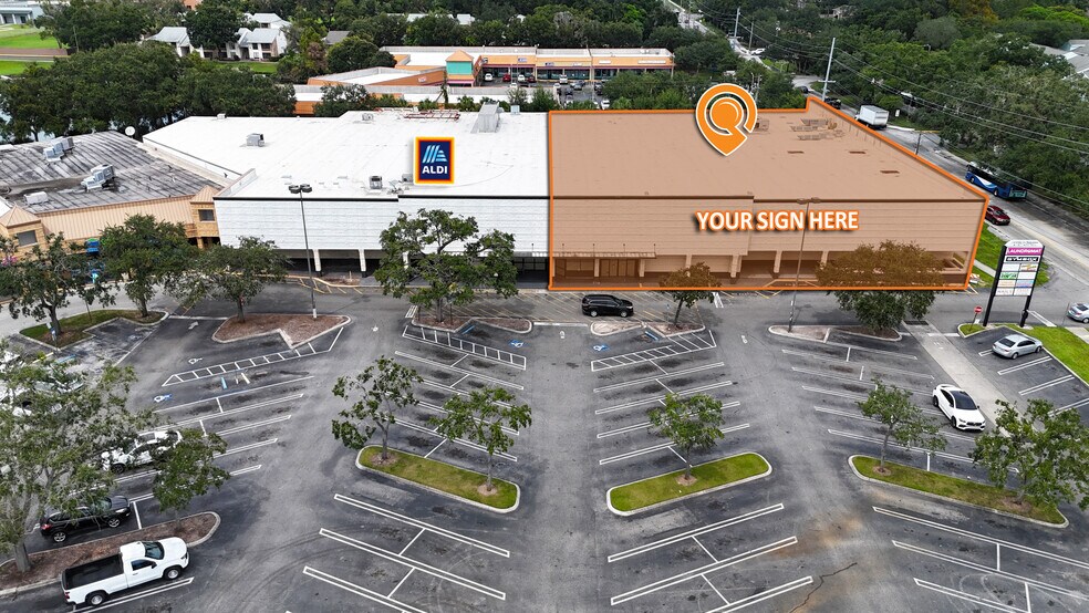 8408-8438 N Armenia Ave, Tampa, FL à louer - Photo du bâtiment - Image 2 de 14