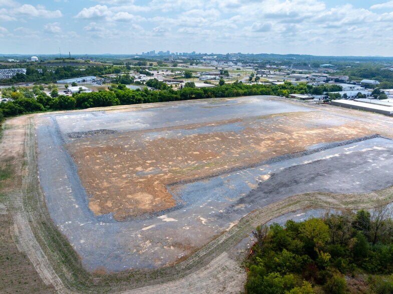 7021 Westbelt Dr, Nashville, TN à louer - Photo du bâtiment - Image 3 de 7