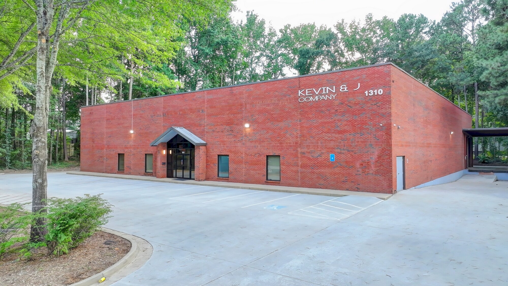 1310 Capital Cir, Lawrenceville, GA à vendre Photo du bâtiment- Image 1 de 1