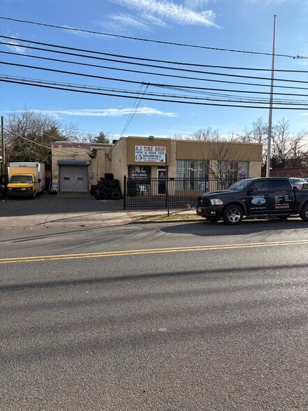 544 Hamilton St, Somerset, NJ for sale - Building Photo - Image 2 of 9