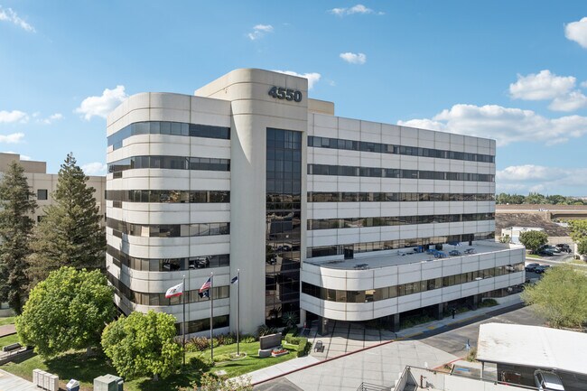 Plus de détails pour 4550 California Ave, Bakersfield, CA - Bureau à louer