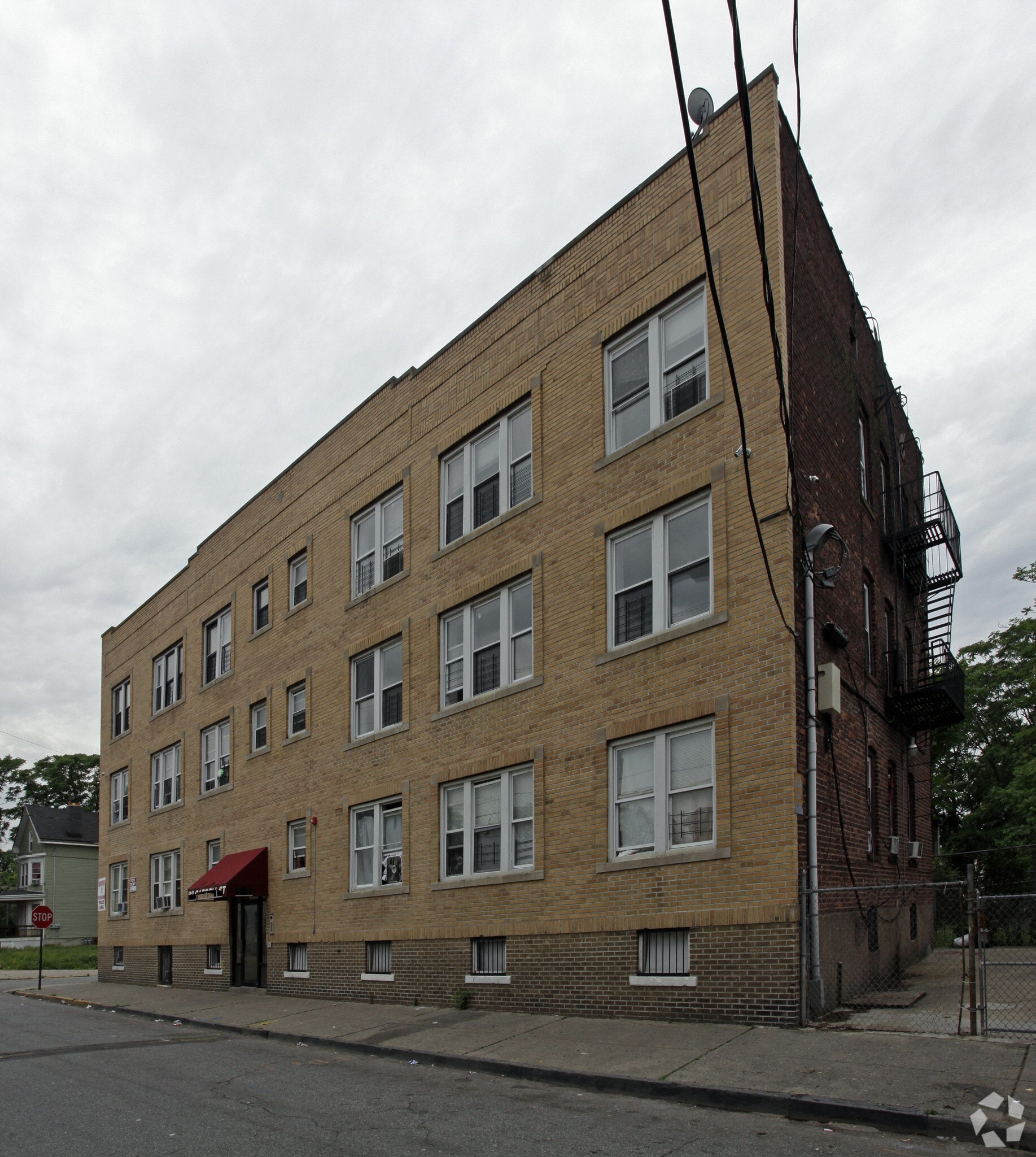 92 Carroll St, Paterson, NJ à vendre Photo principale- Image 1 de 4