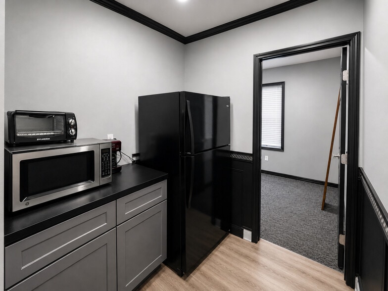 100 Industrial Loop, Orange Park, FL for sale - Interior Photo - Image 2 of 15