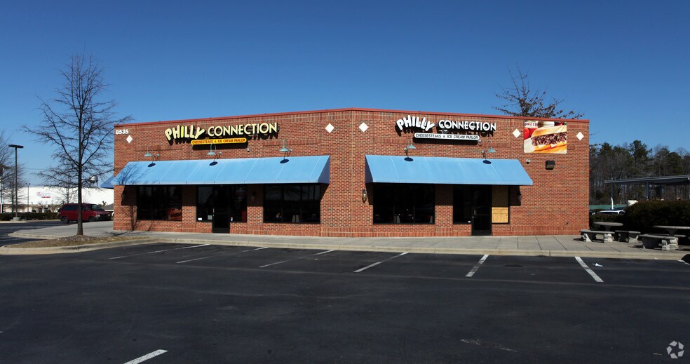 8535 Hankins Rd, Charlotte, NC à louer - Photo du bâtiment - Image 2 de 4