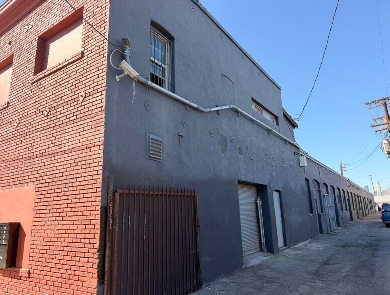 118 W 36th St, Los Angeles, CA à louer - Photo du bâtiment - Image 3 de 18