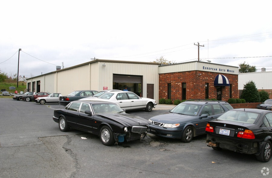 600 Tipton Pl, Greensboro, NC for lease - Building Photo - Image 2 of 13