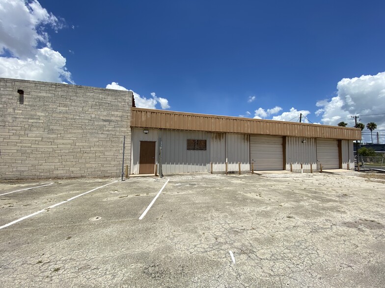 2930 Leopard St, Corpus Christi, TX for sale - Building Photo - Image 2 of 19