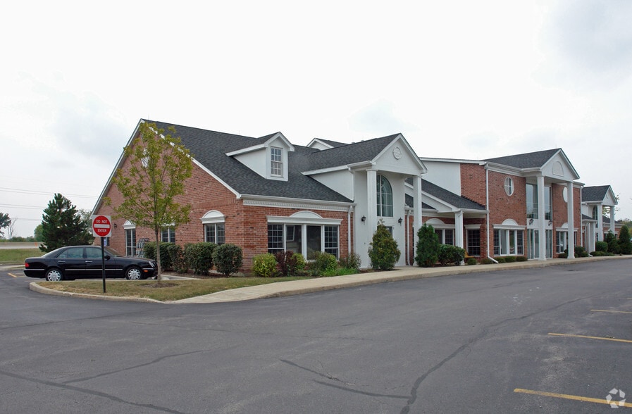 33 W Higgins Rd, South Barrington, IL à vendre - Photo du bâtiment - Image 3 de 3