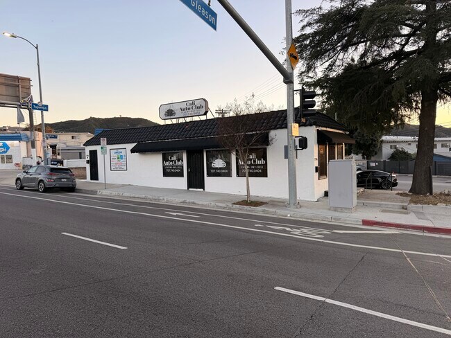 More details for 7798 Foothill Blvd, Tujunga, CA - Retail for Sale
