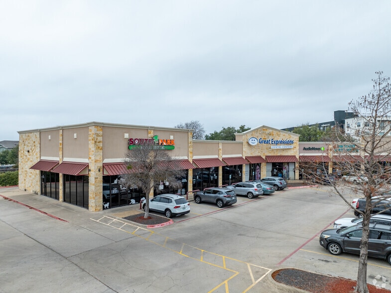615 W Slaughter Ln, Austin, TX à louer - Photo du bâtiment - Image 1 de 3