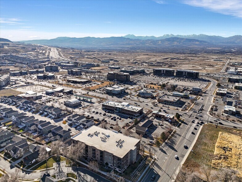 248 E 13800 S, Draper, UT à vendre - Photo du bâtiment - Image 2 de 33