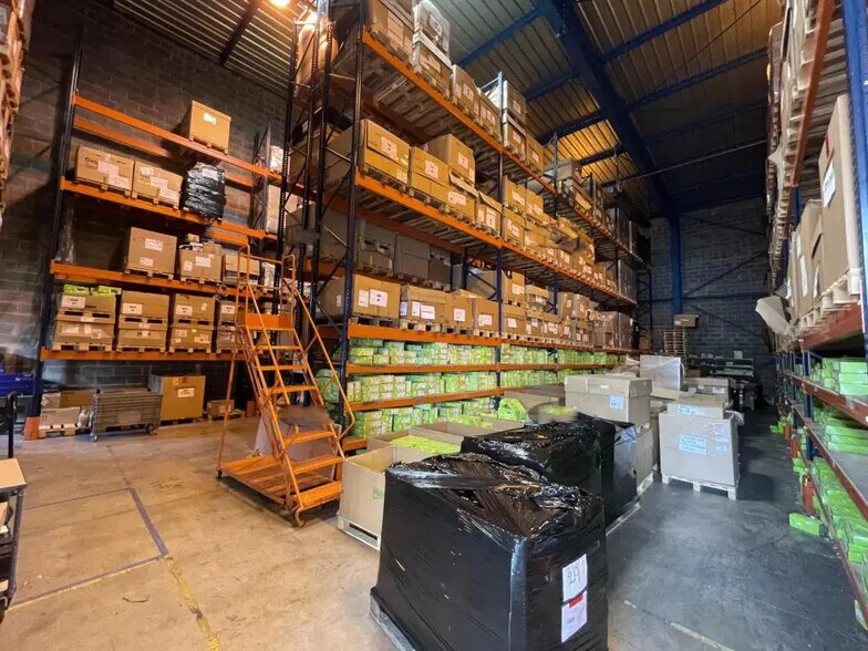 Industriel dans Gennevilliers à louer - Photo du bâtiment - Image 3 de 4