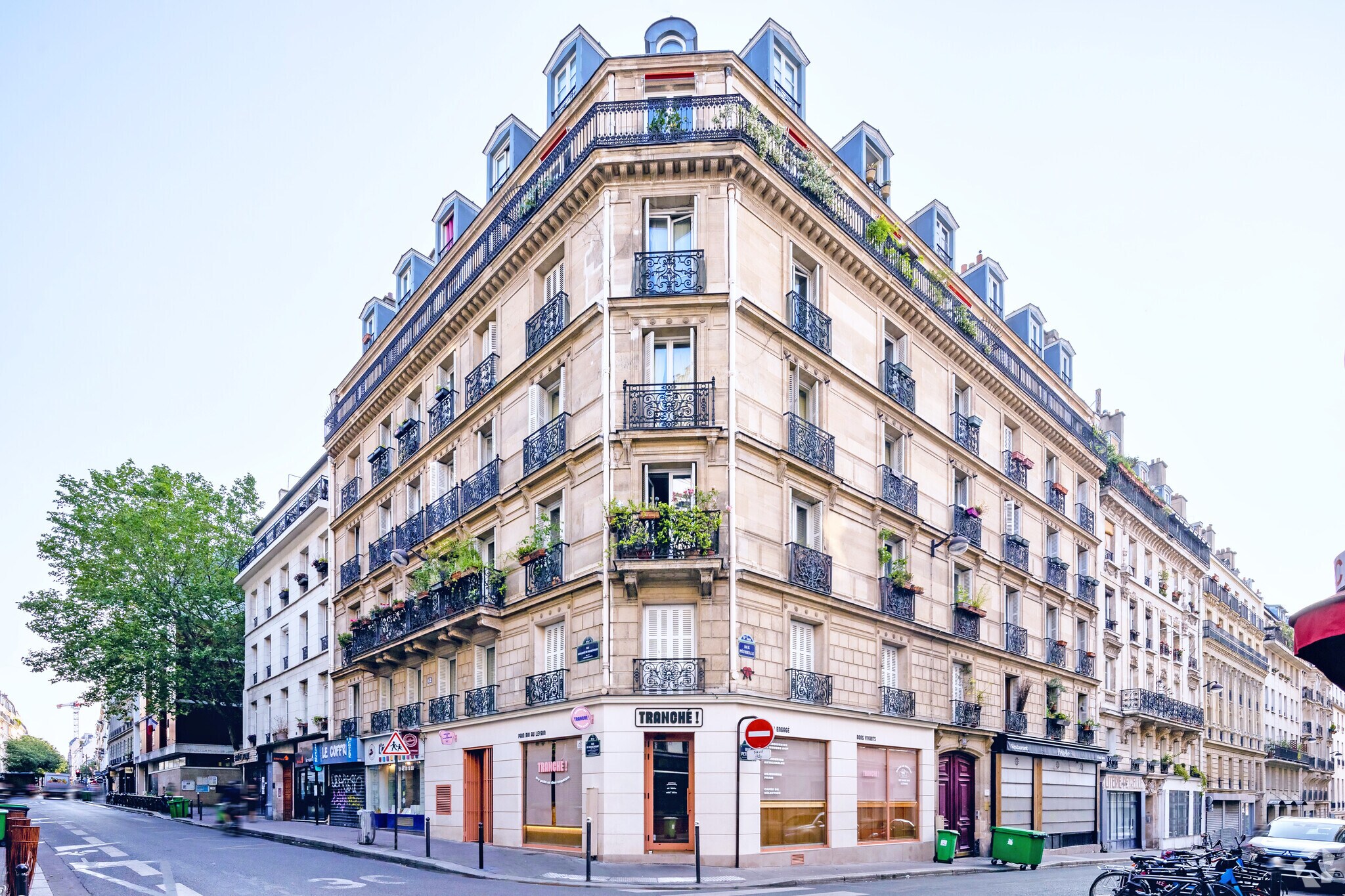 Multifamily in Paris for sale Primary Photo- Image 1 of 7