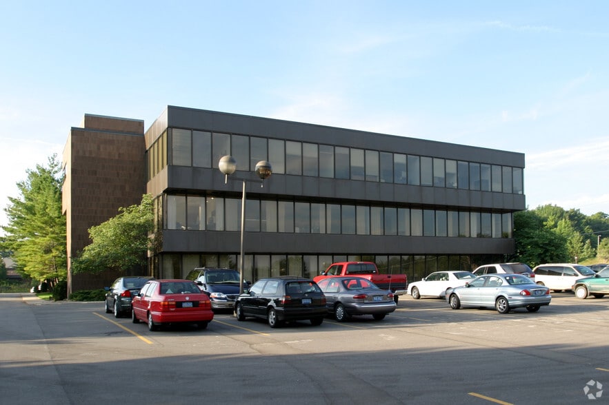 1500 E Beltline Ave SE, Grand Rapids, MI à louer - Photo du bâtiment - Image 2 de 15