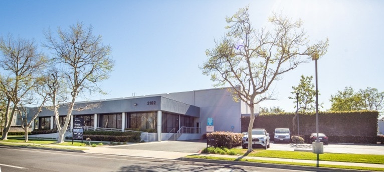 2102 Alton Pky, Irvine, CA for lease - Primary Photo - Image 1 of 3