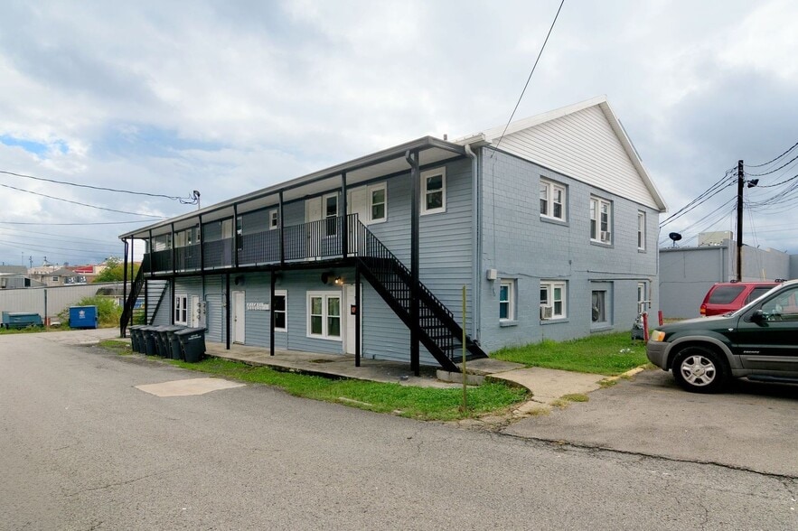 206 W Edison St, Fayetteville, TN for sale - Building Photo - Image 3 of 14
