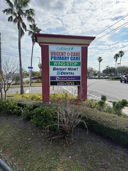 2080-2094 Gulf To Bay Blvd, Clearwater, FL for lease - Building Photo - Image 3 of 4