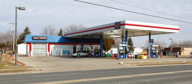 More details for 1410 W Main St, Sun Prairie, WI - Retail for Sale